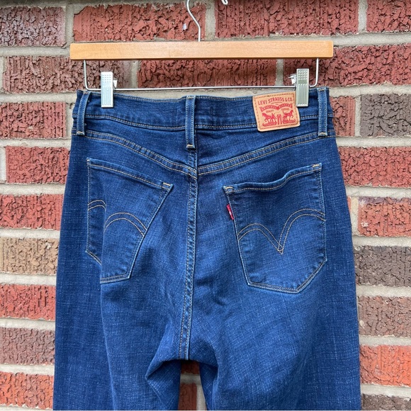 Levi’s Dark Denim Classic Straight Leg Denim High Rise Jeans - Picture 2 of 3